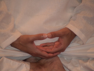 how to meditate buddhist hand mudra